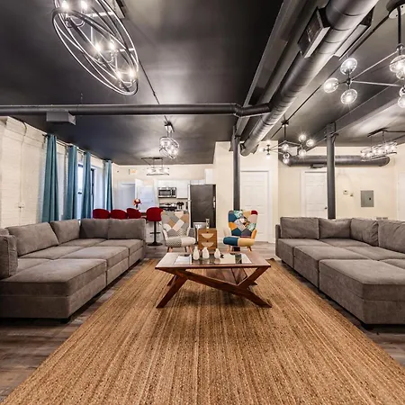 Family And Group Friendly 5Br Spacious Unit With Pool Table And Optional Parking Near Mccormick Place And Soldier Field